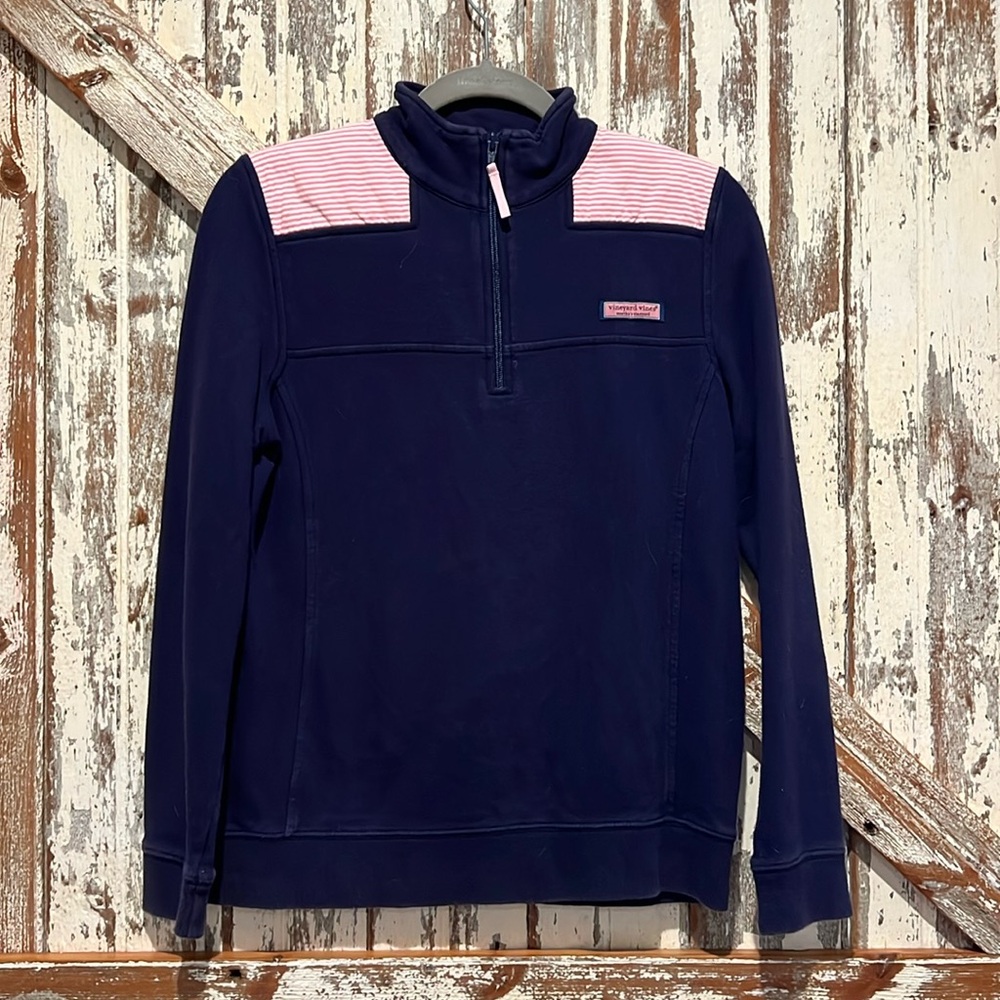 Vineyard Vines women’s S shep shirt.
